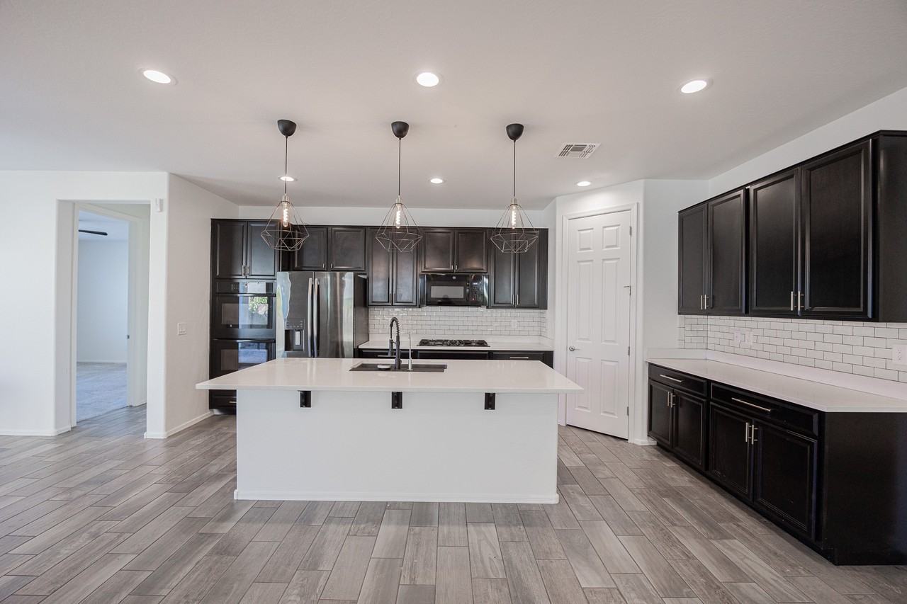 7914 W Pueblo Ave - Photo 6 of 29