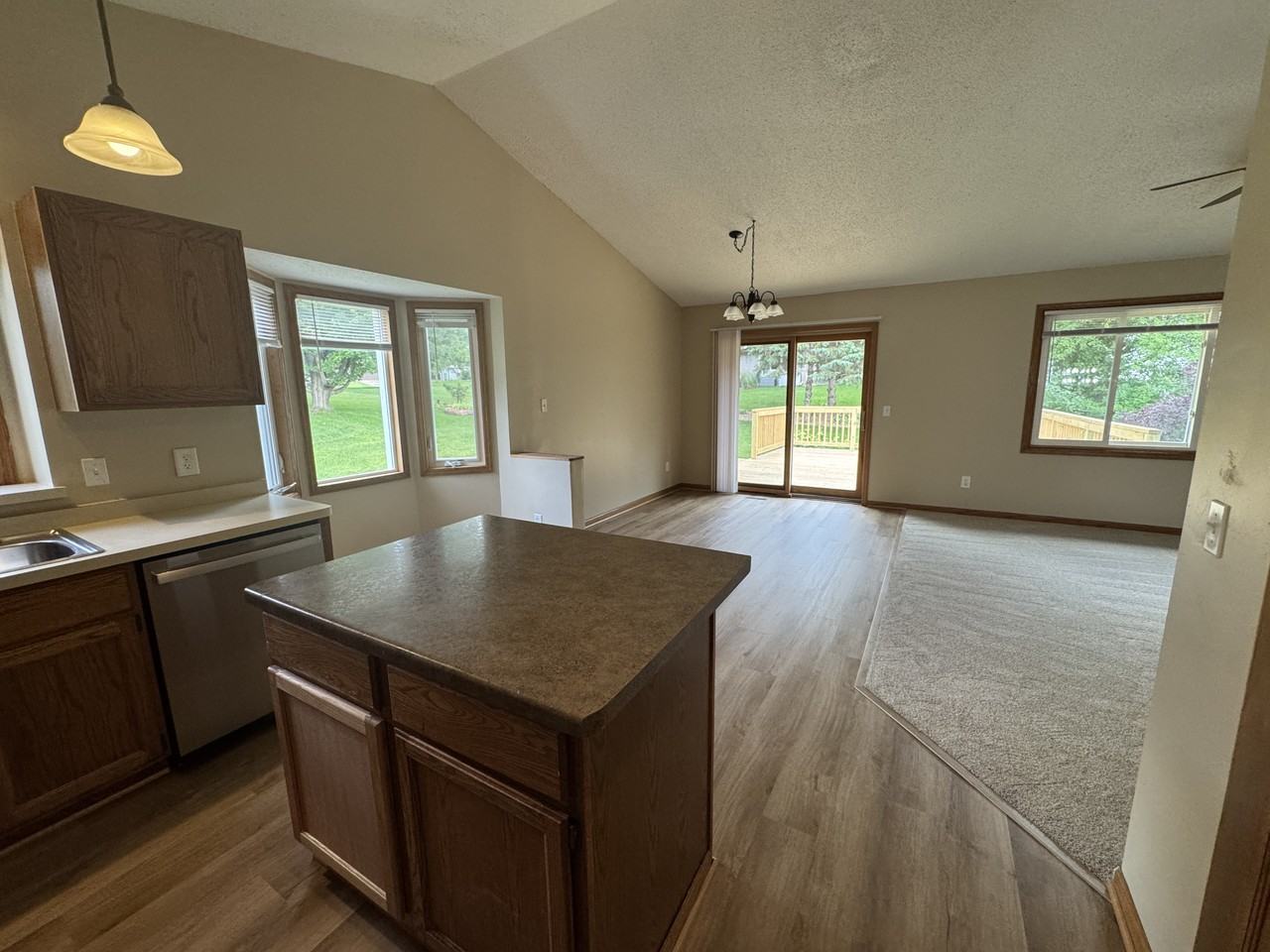 4606 Tamie Ave - Photo 5 of 17