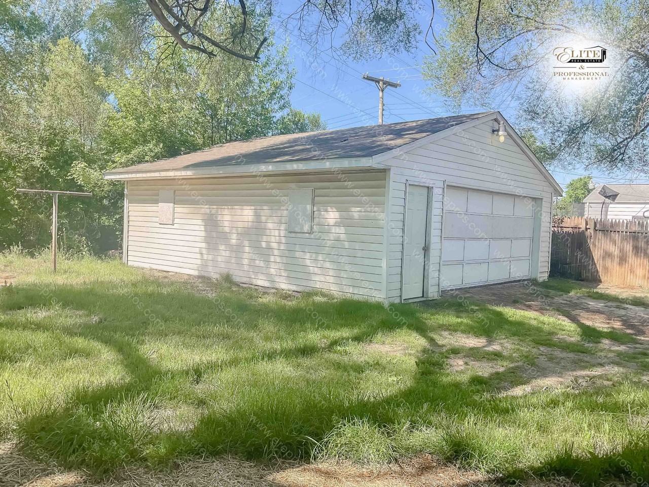 2710 E Pierson Rd - Photo 2 of 25