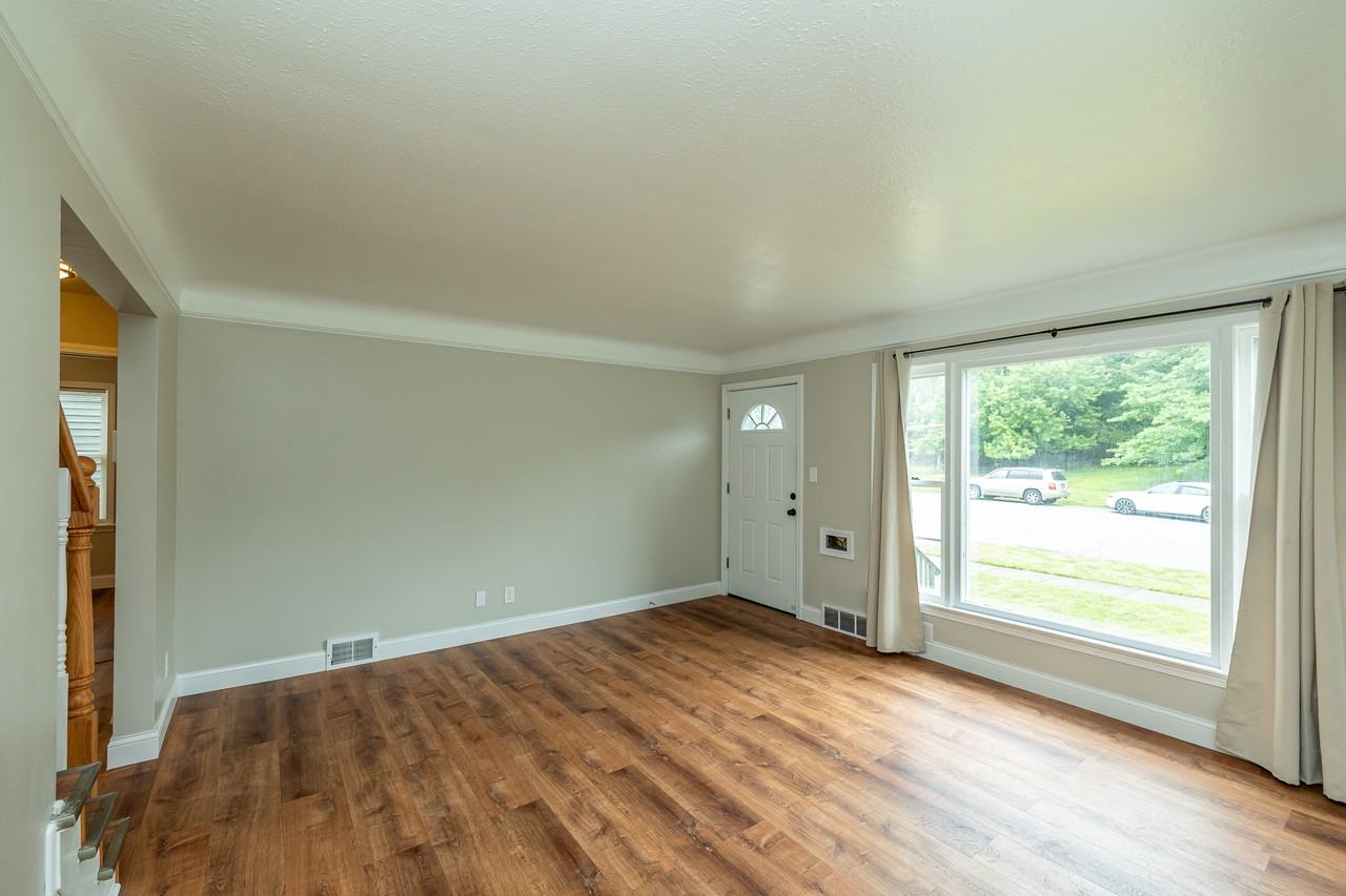 5234 Erwin St - Photo 4 of 25
