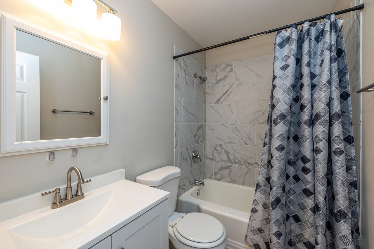 5234 Erwin St - Photo 6 of 25