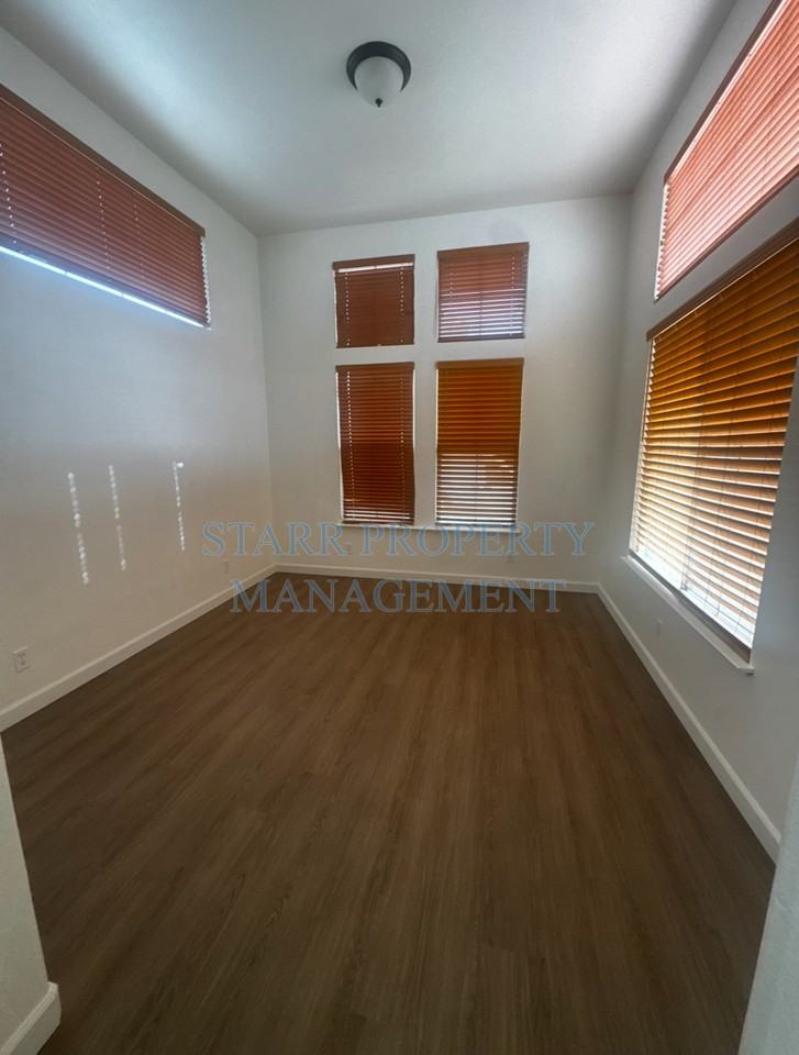 2046 Solothurn Way - Photo 4 of 25