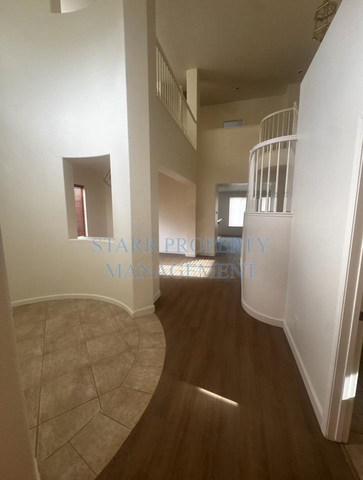 2046 Solothurn Way - Photo 5 of 25