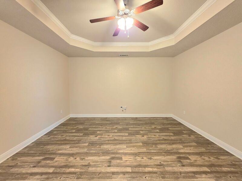 5297 Parkside Dr - Photo 3 of 15