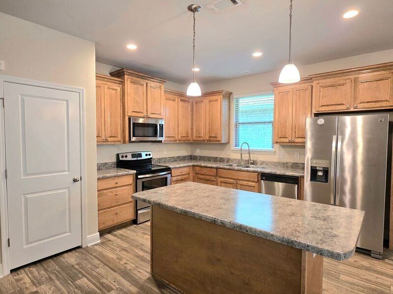 5297 Parkside Dr - Photo 4 of 15