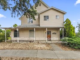 featured image of 201 5th St #2