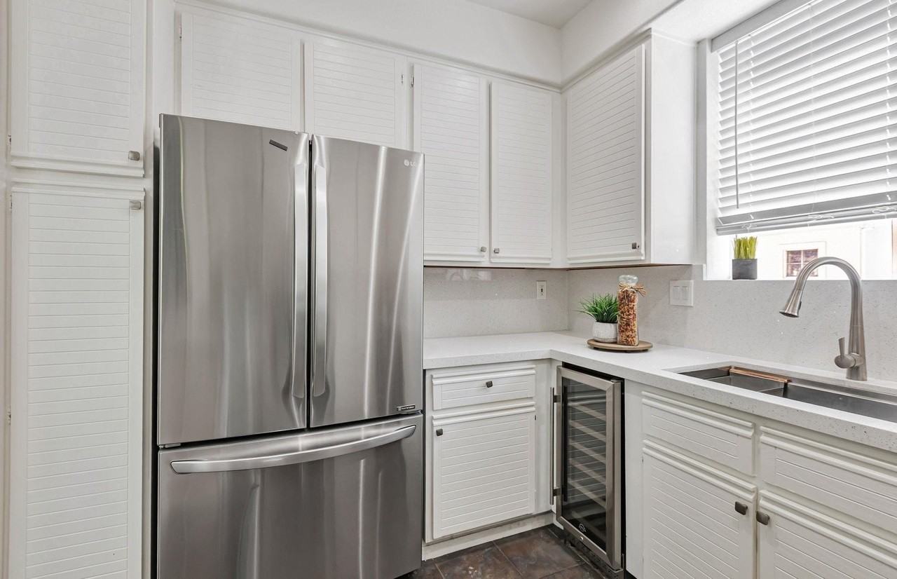 455 Navaro Way - Photo 2 of 4