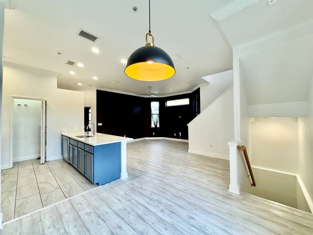 487 Bayou Village Dr - Photo 5 of 35