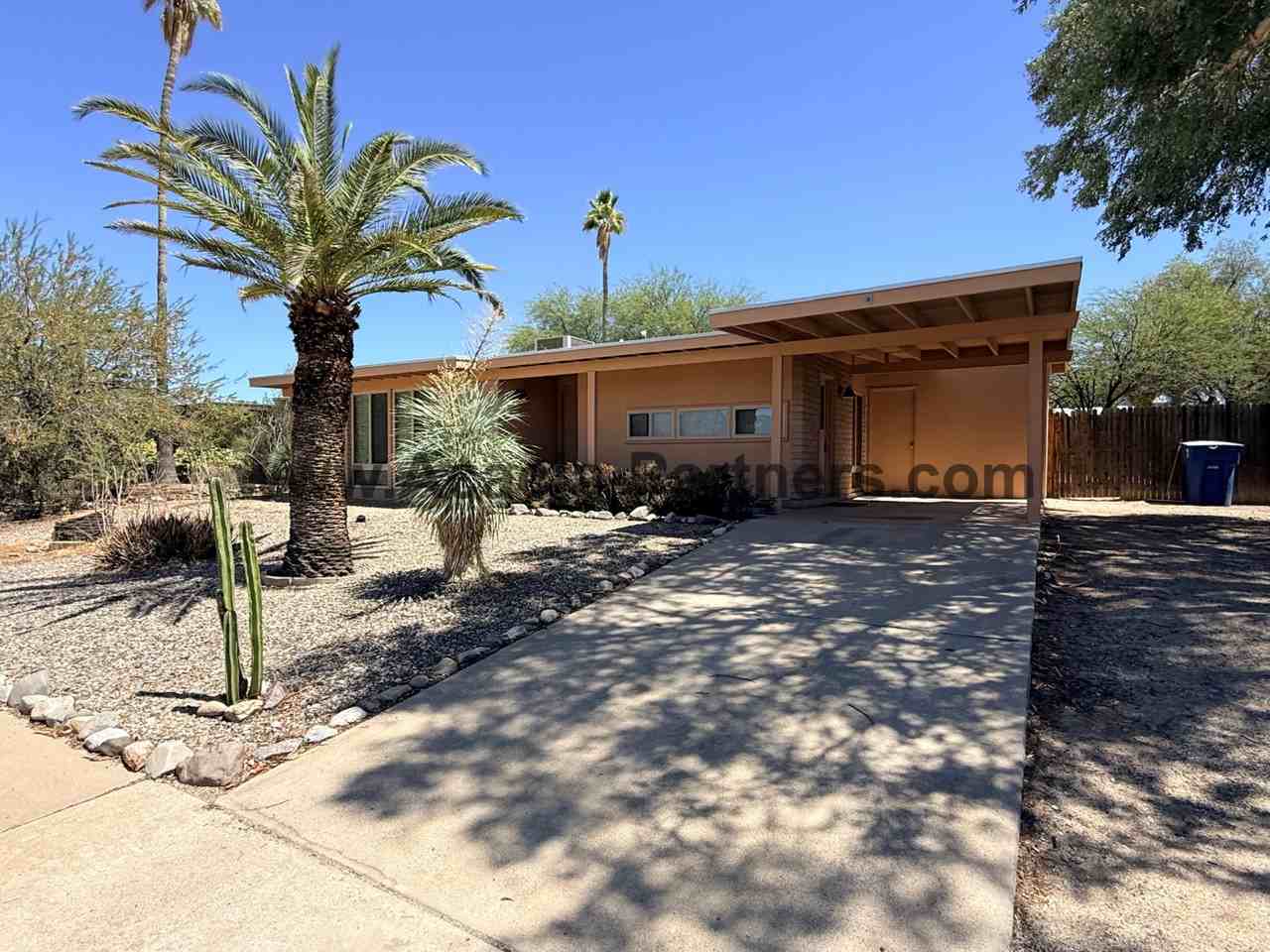 8602 E Calle Bolivar