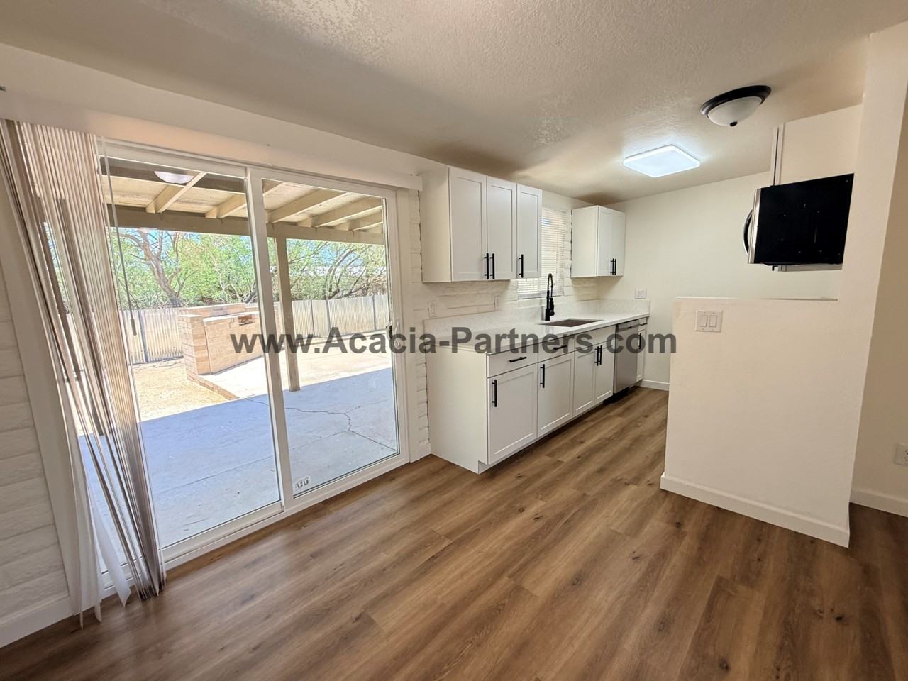 3243 W Bartlett Pl - Photo 4 of 23