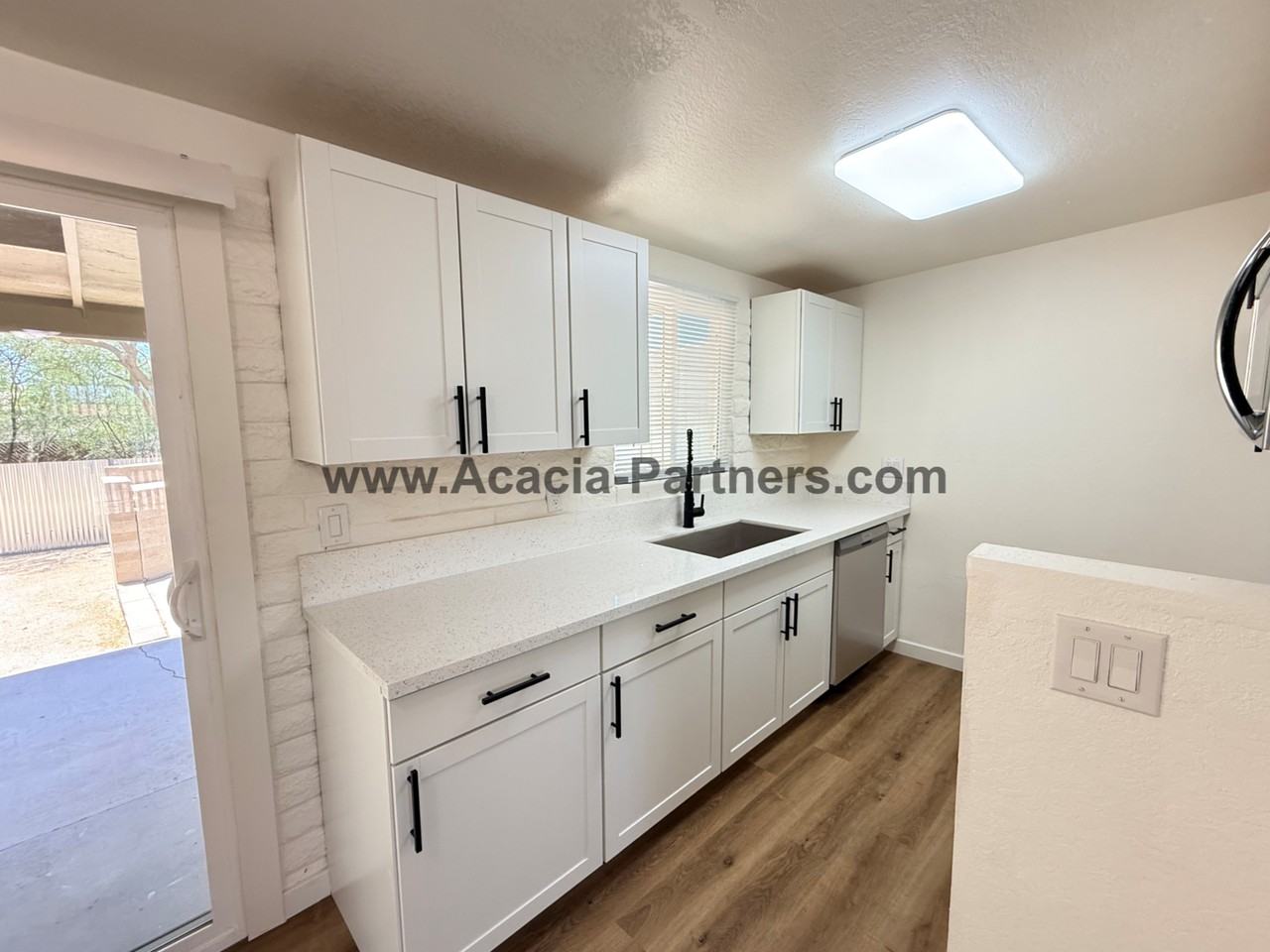 3243 W Bartlett Pl - Photo 5 of 23