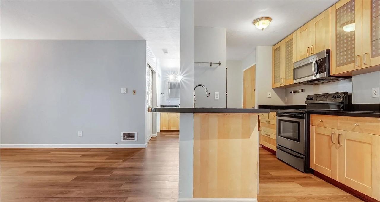 424 Orange St #108 - Photo 3 of 18