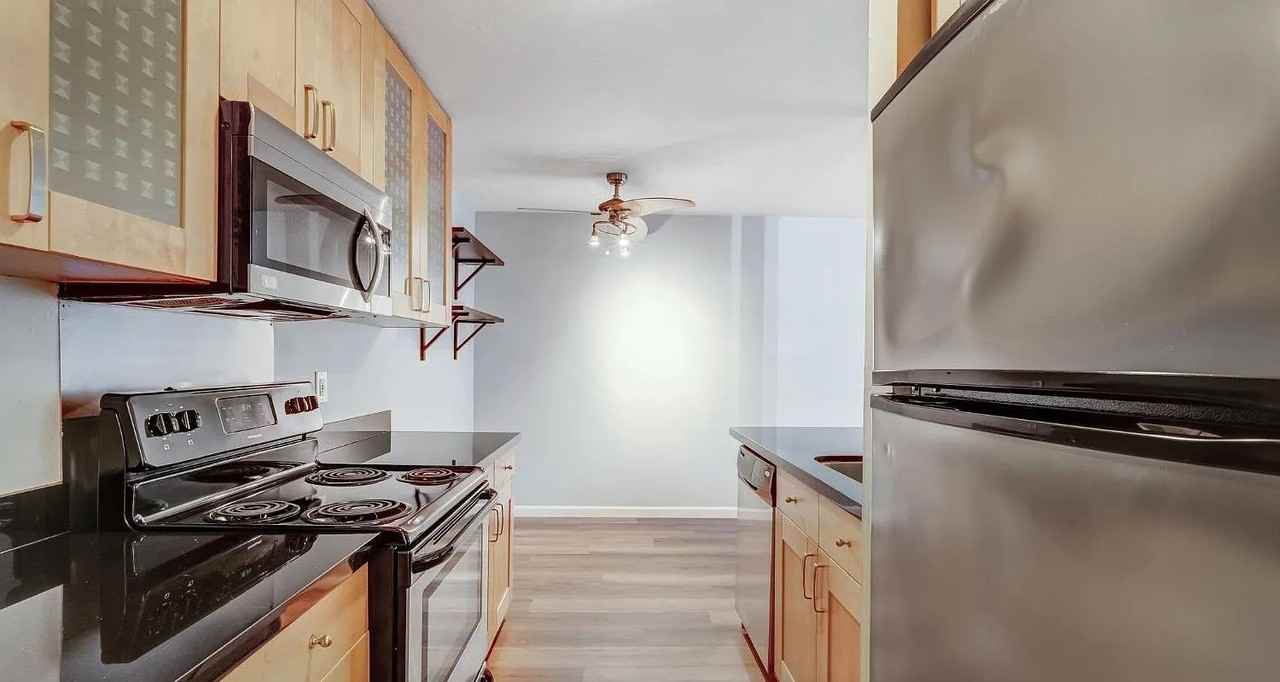 424 Orange St #108 - Photo 7 of 18