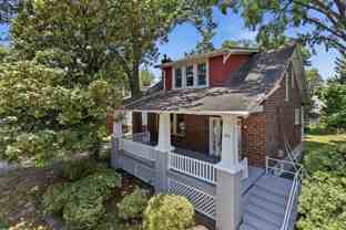 912 N Garfield St - Photo 1 of 1