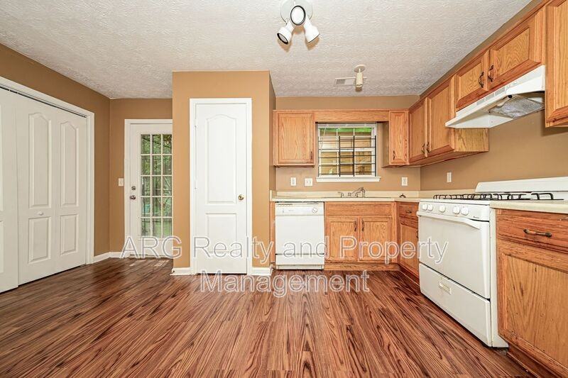 2956 Fields Dr - Photo 6 of 16