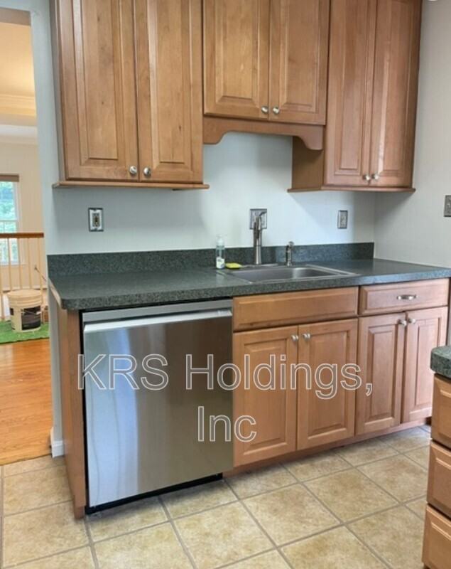 6268 Walkers Croft Way - Photo 4 of 17