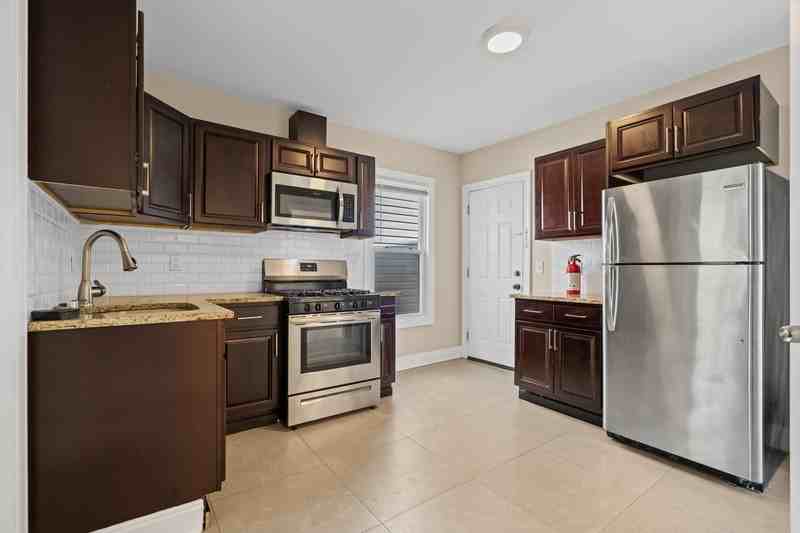 144 Inslee Pl