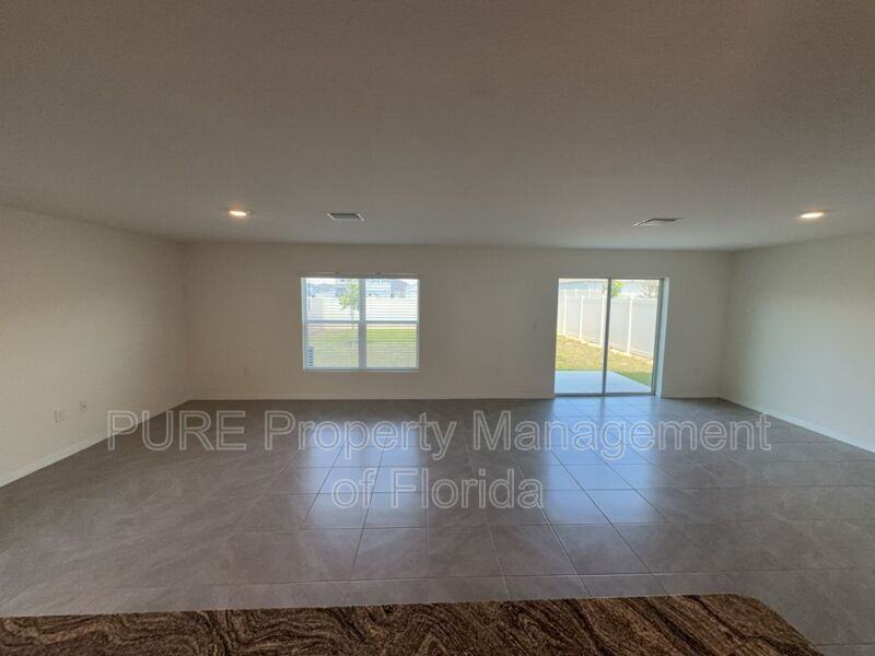 8702 Sw 46th Ave - Photo 3 of 50