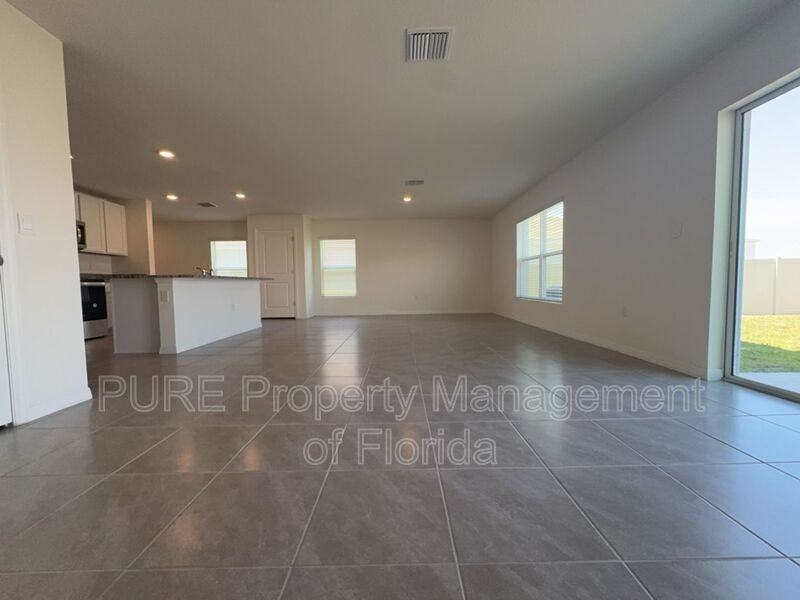 8702 Sw 46th Ave - Photo 4 of 50