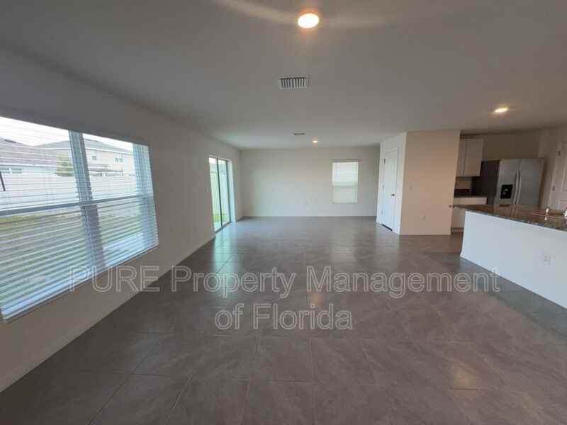 8702 Sw 46th Ave - Photo 5 of 50