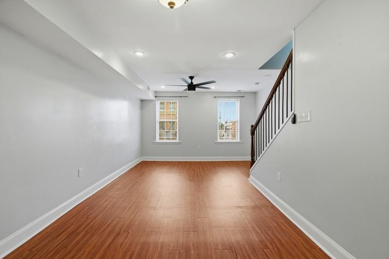 1008 W Cross St - Photo 2 of 20