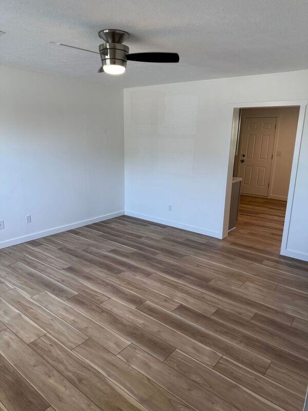 615 E Bain St - Photo 3 of 18
