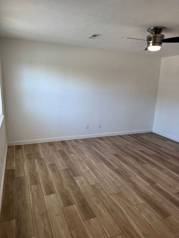 615 E Bain St - Photo 4 of 18