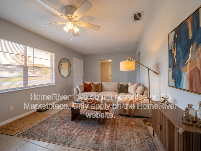 4903 S 85th St - Photo 2 of 27