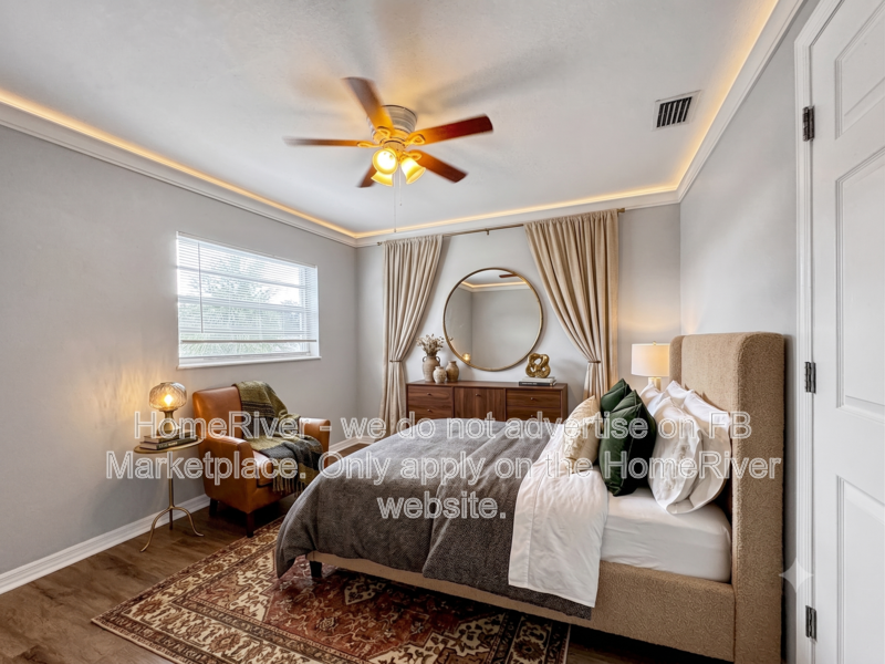 4903 S 85th St - Photo 4 of 27