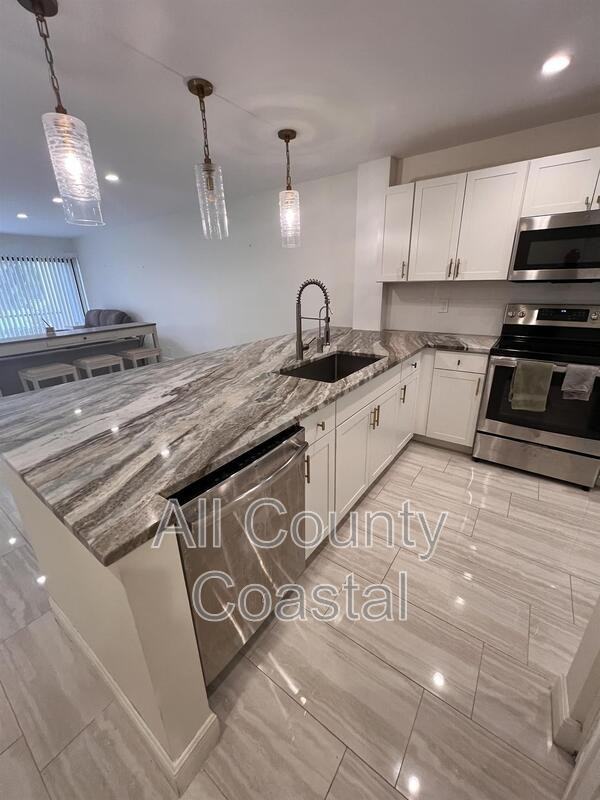 2500 Presidential Way - Photo 2 of 18