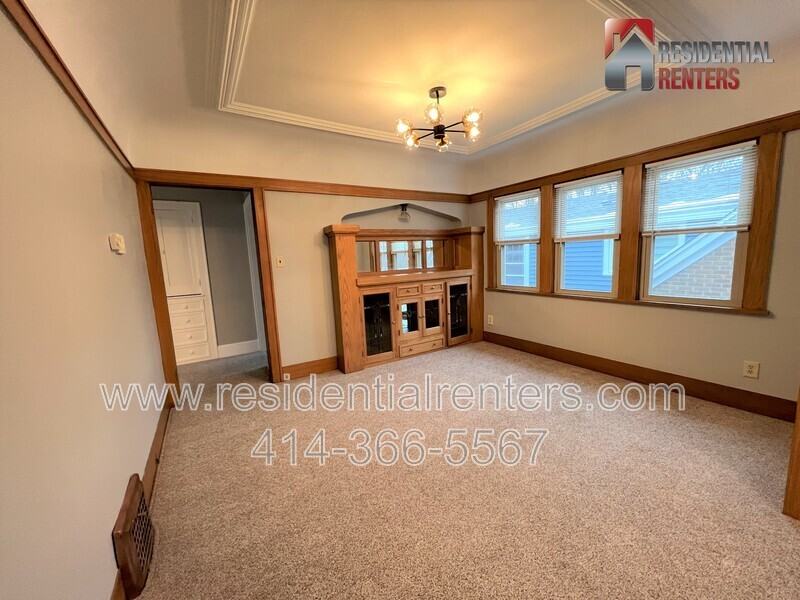 2768 S Adams Ave - Photo 4 of 13