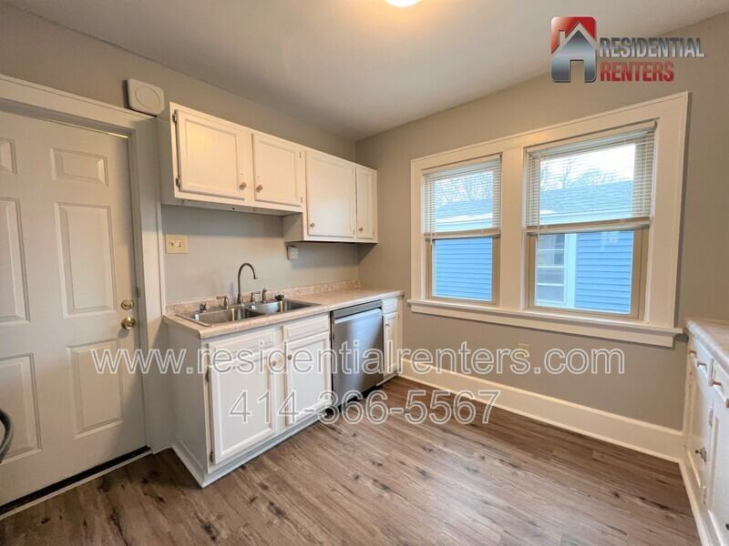 2768 S Adams Ave - Photo 7 of 13