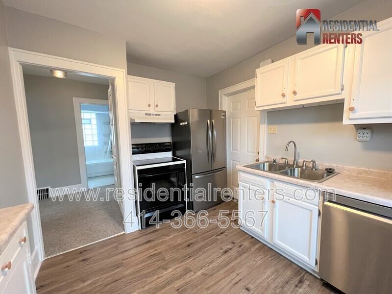 2768 S Adams Ave - Photo 6 of 13