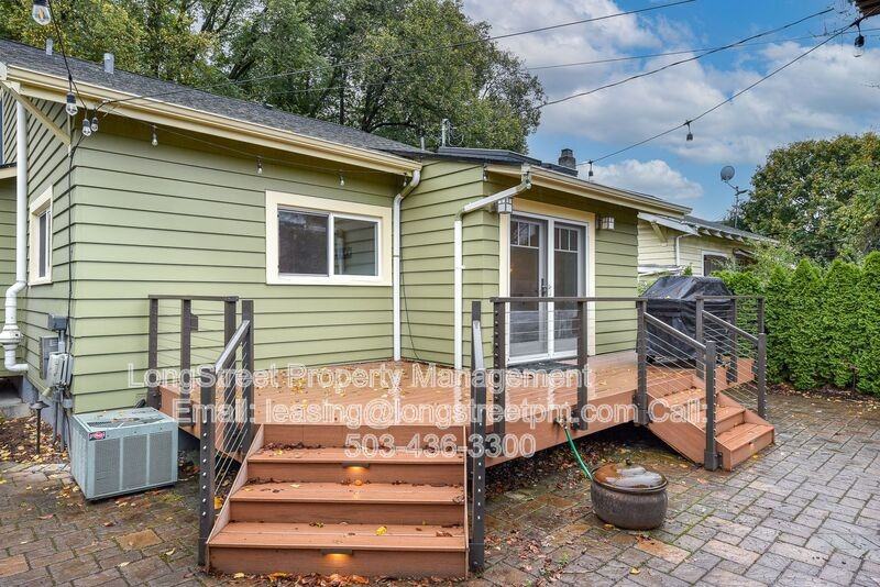 2411 Se Elliott Ave - Photo 7 of 32