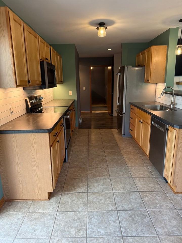 3015 Valley St - Photo 7 of 21