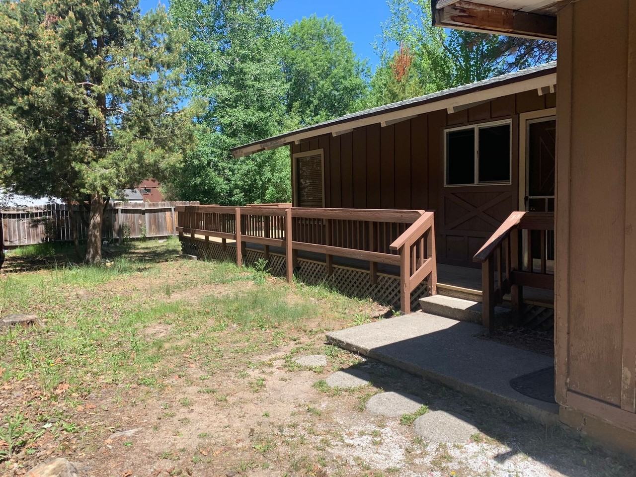 4043 Greenwood Rd - Photo 2 of 13