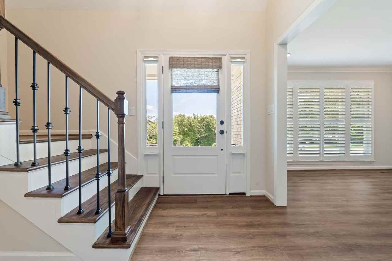 5249 Meadow Garden Ln - Photo 3 of 30