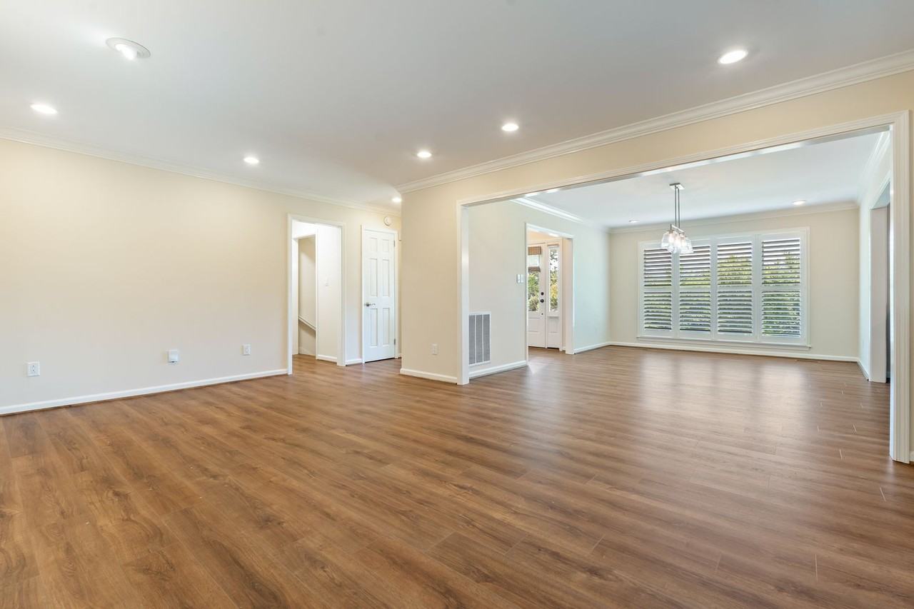 5249 Meadow Garden Ln - Photo 4 of 30