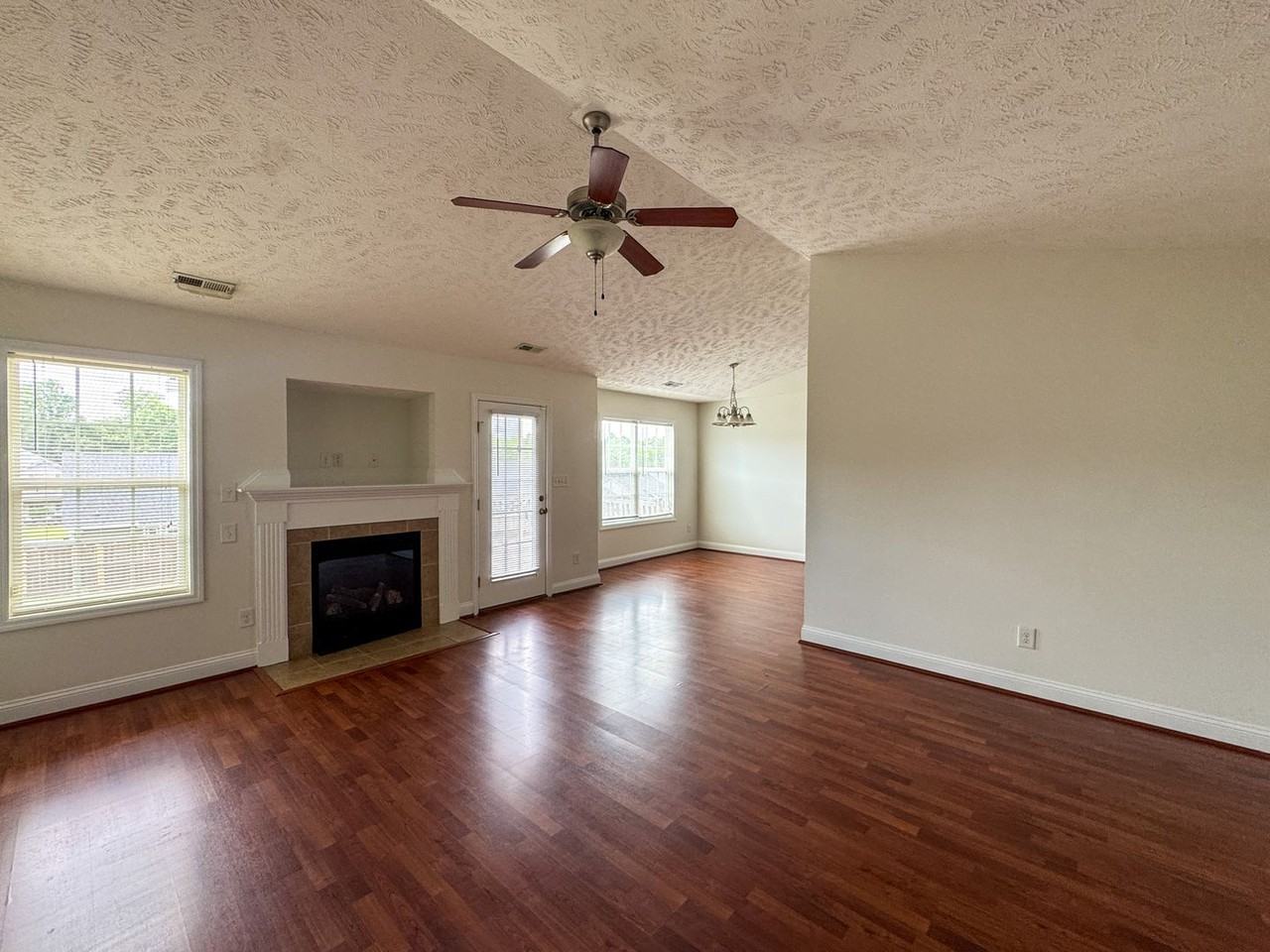 169 Wolfpoint Dr - Photo 3 of 18