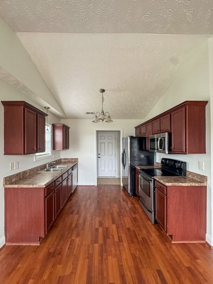 169 Wolfpoint Dr - Photo 5 of 18