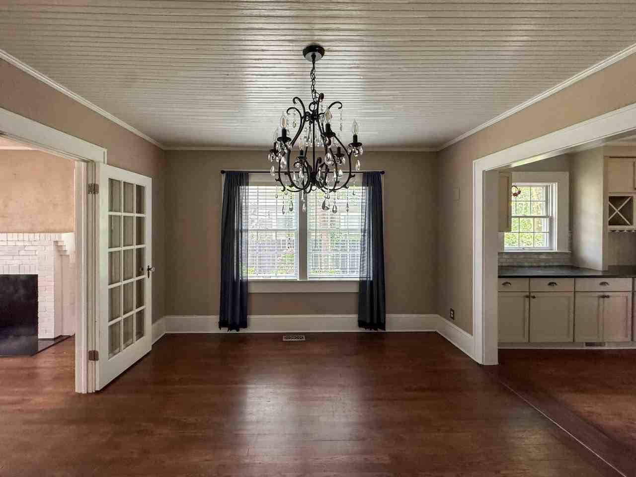 411 Cape Fear Ave - Photo 4 of 36