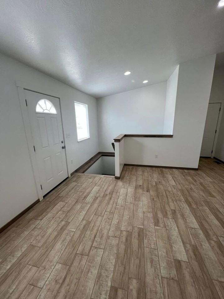 Cobble Court - Photo 4 of 13