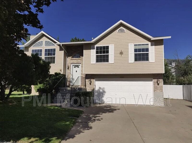 2322 Ne - Photo 2 of 3