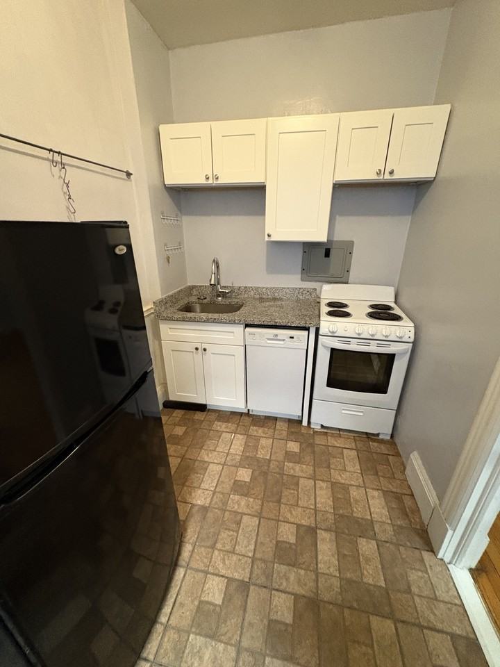 1094 Boylston St #47 - Photo 7 of 19