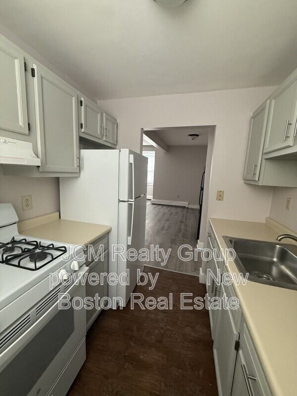 40 Winthrop St #4