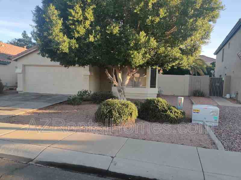493 E Cantebria Dr - Photo 3 of 19