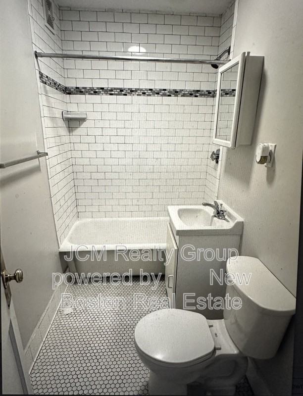 192 Washinton Street #205-2ndFL - Photo 3 of 5