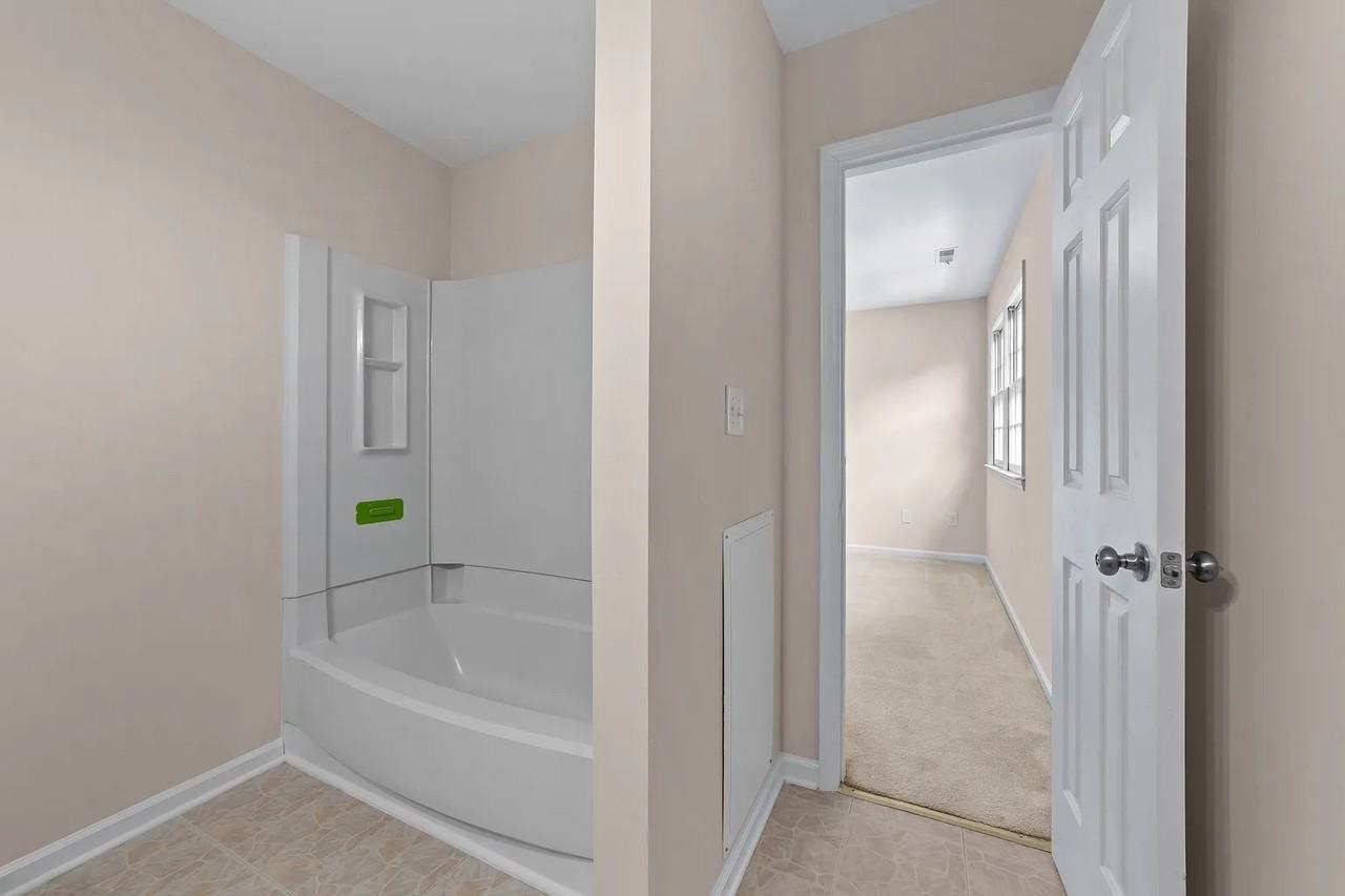 102 Shady Spring Pl - Photo 3 of 28