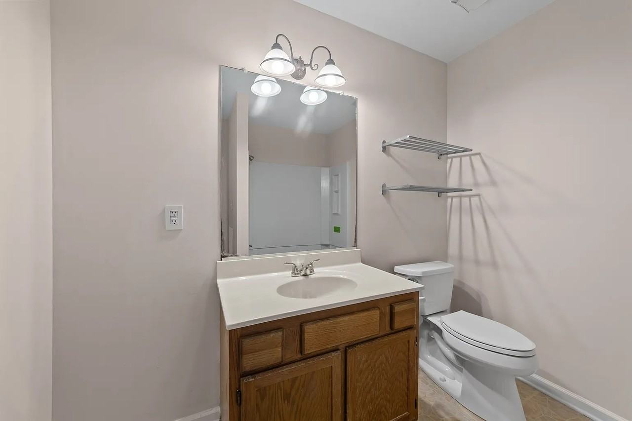 102 Shady Spring Pl - Photo 4 of 28