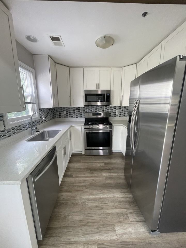 2770 North Ave Se - Photo 5 of 18